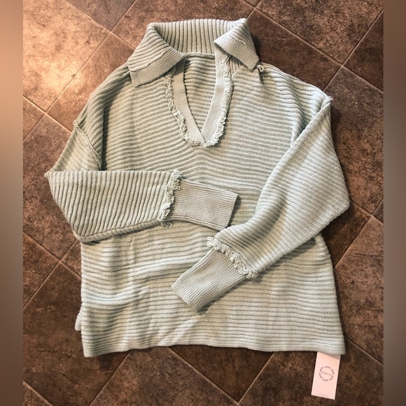 Ribbed Collared Green Sweater NWT - Picture 7 of 11